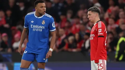 “篮球界新潮流：土耳其联赛火热对决，5胜4负的深层解读！”